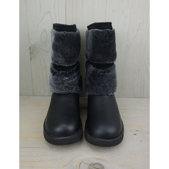 Waterproog UGGS - Picture 2 of 10